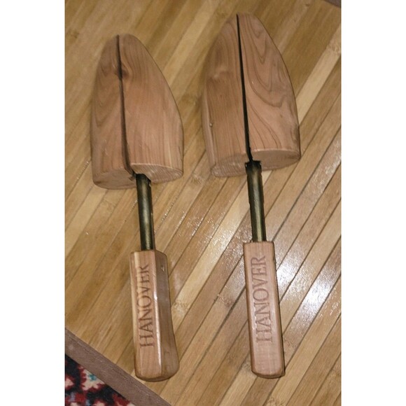 2 Hanover Shoe Tree Stretcher Expander 2-way length width Split Toe Quality Wood - Picture 1 of 10